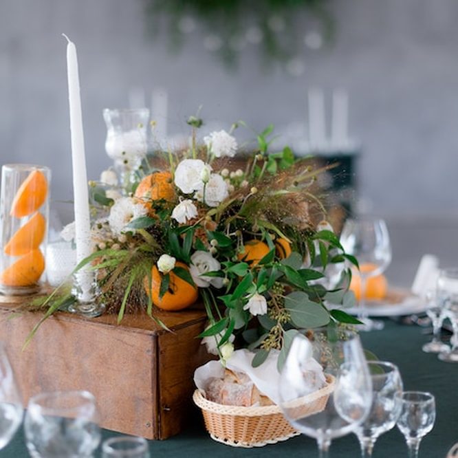 Bonsai decorando mesa de casamento